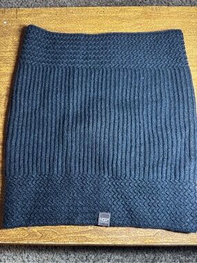 UGG Black Ribbed Knit neck warmer